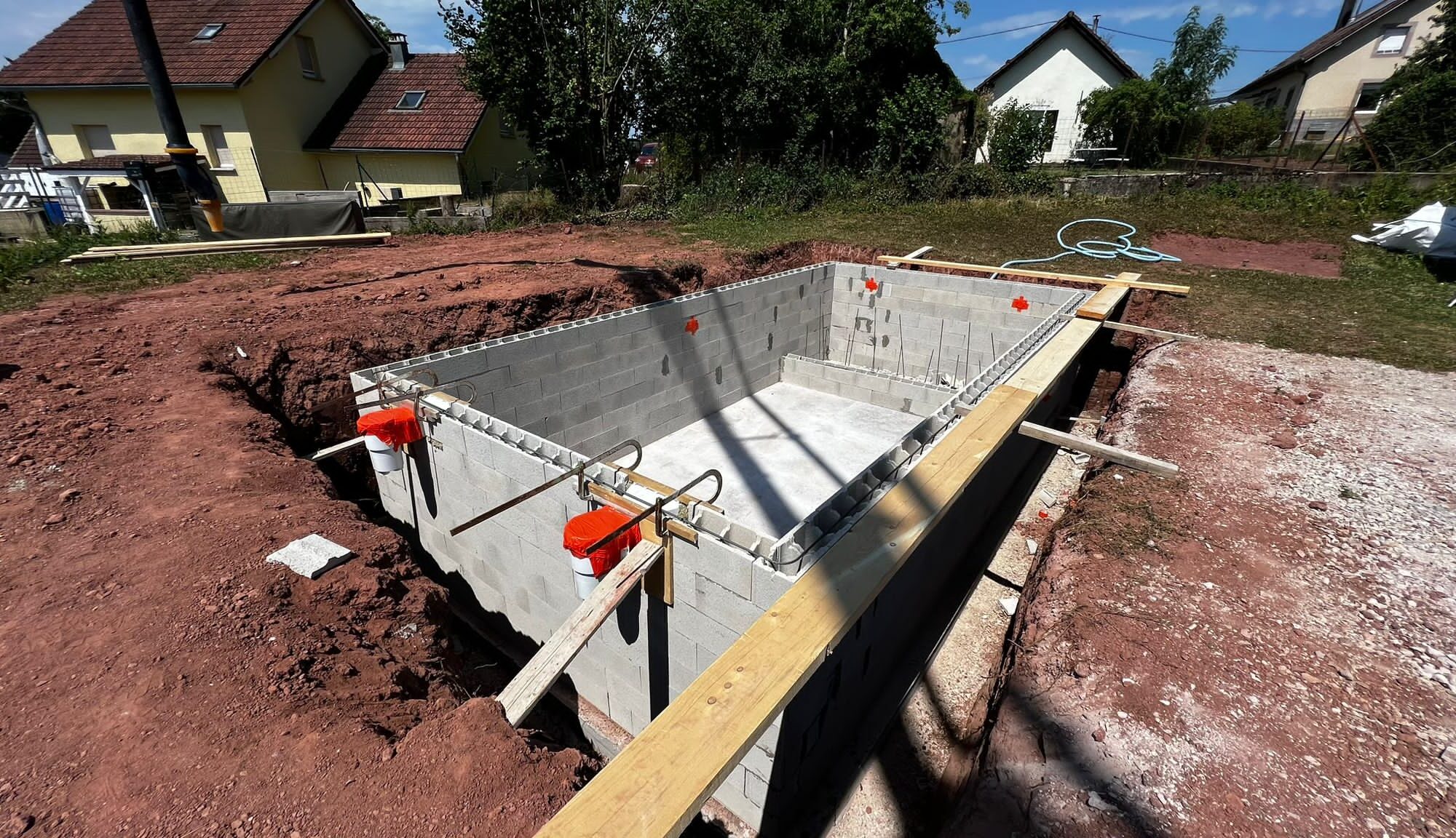 PISCINE3 BTTP90 1 2000X1152 | BTTP90 Confiez vos travaux de maçonnerie à BTTP90 ! Altkirch